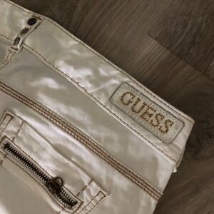 Guess White Jeans 26 Capris